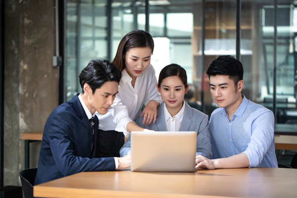 全面薪酬戰略實施：提升員工滿意度，提升企業績效