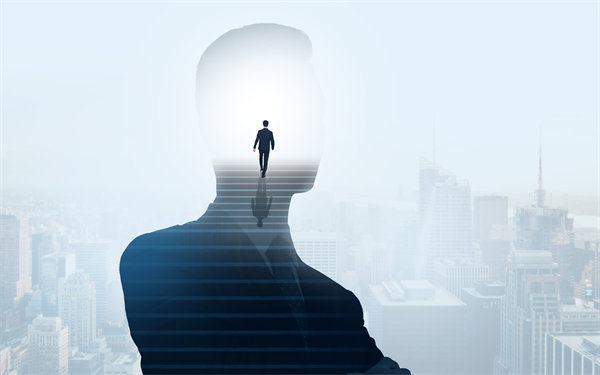 模擬經(jīng)營，發(fā)現(xiàn)企業(yè)不足，制定適合企業(yè)的戰(zhàn)略規(guī)劃