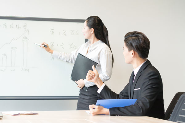 跨部門協作時，如何公平地衡量和評估每個人的績效？