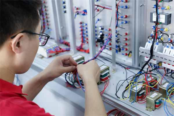 哪些行業(yè)人才火爆就業(yè)市場(chǎng)？人力資源管理有何啟發(fā)？
