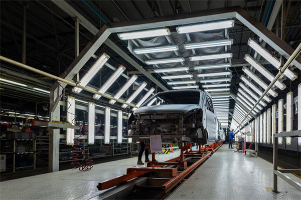 制造業(yè)管理分析：外貿廠家緊急召回員工三班倒趕工