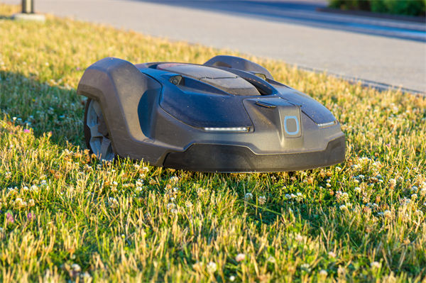 國產割草機器人走俏海外，企業數字化有何啟示？